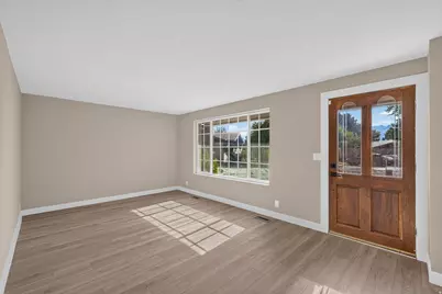 7472 S Silver Cir, West Jordan, UT 84084 - Photo 2