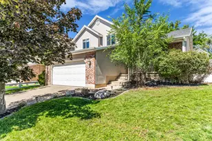 1289 E 3025 N, Layton, UT 84040 - Photo 2