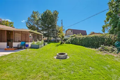 9956 S Aster Ln E, Sandy, UT 84094 - Photo 30