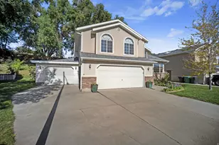 5554 S Edgeberry Dr, Murray, UT 84123 - Photo 2