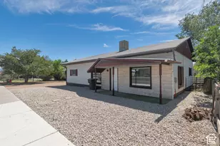 470 E Main St, Wellington, UT 84542 - Photo 4