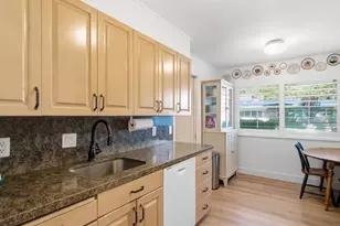 2270 E Carriage Ln, Holladay, UT 84117 - Photo 6