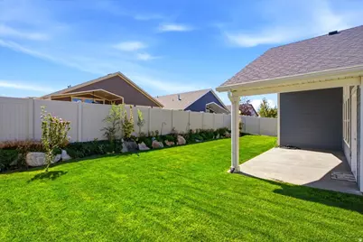 2307 W 1900 N, Clinton, UT 84015 - Photo 28