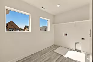 1085 W 880 S, Woods Cross, UT 84087 - Photo 8