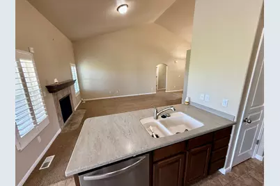 2444 N Hooded Crane Cir, Clinton, UT 84015 - Photo 10