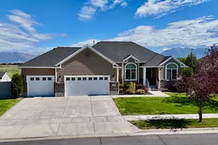 2444 N Hooded Crane Circle, Clinton, UT 84015 - Photo 2