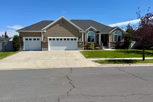 2444 N Hooded Crane Circle, Clinton, UT 84015 - Photo 4