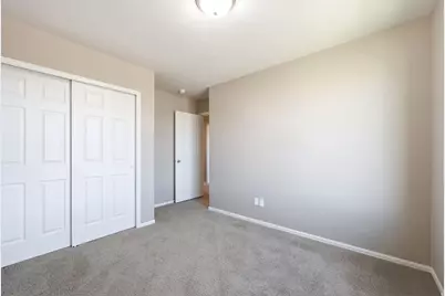 9022 N Suffolk Ln, Eagle Mountain, UT 84005 - Photo 32