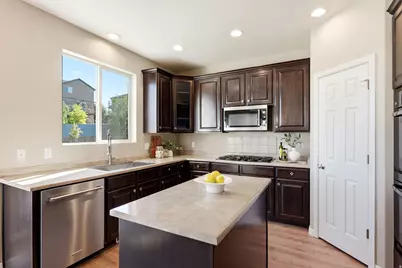 9022 N Suffolk Ln, Eagle Mountain, UT 84005 - Photo 8