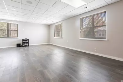 6782 S 1300 E, Cottonwood Heights, UT 84121 - Photo 12