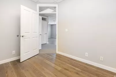 6782 S 1300 E, Cottonwood Heights, UT 84121 - Photo 18