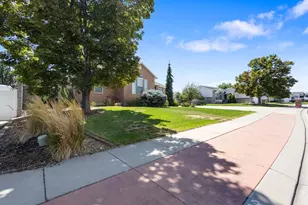 4613 W Copper Valley Ln, West Jordan, UT 84088 - Photo 4