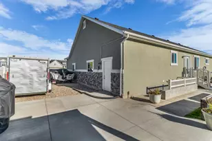 674 S 3300 W, Syracuse, UT 84075 - Photo 44