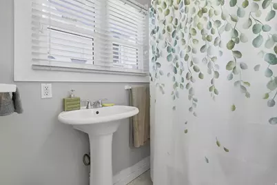 273 S 1100 E, Salt Lake City, UT 84102 - Photo 10