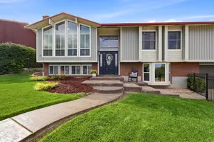 107 W 2050 S, Bountiful, UT 84010 - Photo 2