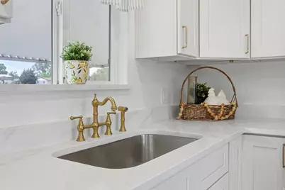 107 W 2050 S, Bountiful, UT 84010 - Photo 6