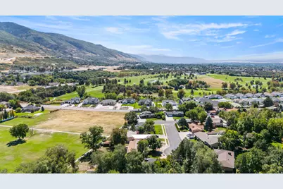 2317 E Oakridge Dr N, Layton, UT 84040 - Photo 32