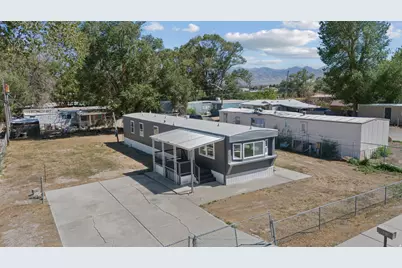 135 S Willow St E, Grantsville, UT 84029 - Photo 2