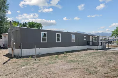 135 S Willow St E, Grantsville, UT 84029 - Photo 16