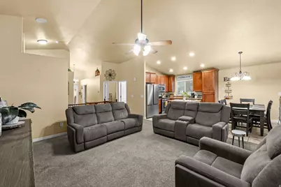 778 N Aberdeen Way, Saratoga Springs, UT 84045 - Photo 4