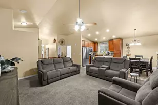 778 N Aberdeen Way, Saratoga Springs, UT 84045 - Photo 4