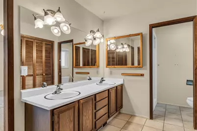 6972 S Sunrise Hills Cir, Cottonwood Heights, UT 84121 - Photo 28