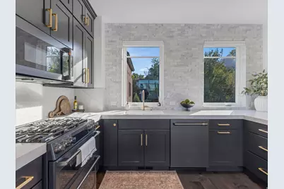 4692 S Grosvenor Ct, Holladay, UT 84117 - Photo 10