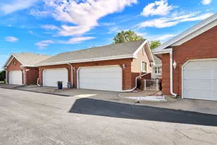 5494 S 250 E, Washington Terrace, UT 84405 - Photo 2