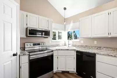 3277 N 2175 E, Layton, UT 84040 - Photo 6