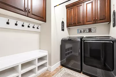 1642 W Hunters Creek Cir, South Jordan, UT 84095 - Photo 10