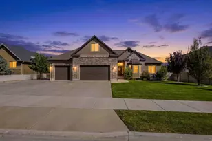 1642 W Hunters Creek Circle, South Jordan, UT 84095 - Photo 2
