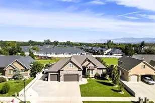 1642 W Hunters Creek Circle, South Jordan, UT 84095 - Photo 1
