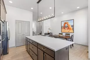 7392 S Canyon Centre Pkwy, Cottonwood Heights, UT 84121 - Photo 8