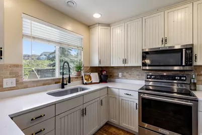 15045 S Round Tree Ln E, Draper, UT 84020 - Photo 4
