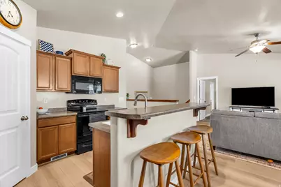 6571 S Azimuth Ct, West Valley, UT 84081 - Photo 10