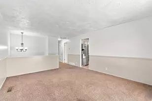 111 W 400 S, Kaysville, UT 84037 - Photo 2