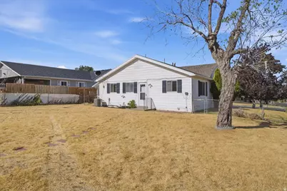 105 S 5th St E, Tooele, UT 84074 - Photo 18
