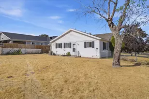 105 S 5th St E, Tooele, UT 84074 - Photo 18