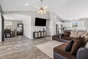 1689 W Cadbury Ln S, Springville, UT 84663 - Photo 4