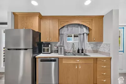 682 W 2300 N, Harrisville, UT 84414 - Photo 10
