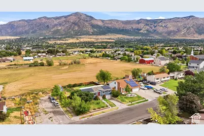682 W 2300 N, Harrisville, UT 84414 - Photo 30
