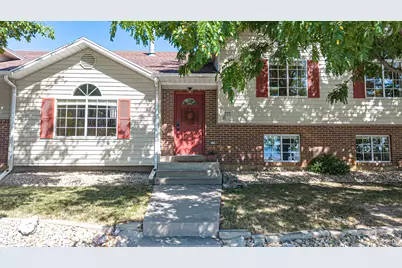 718 N Murdock Dr E, Pleasant Grove, UT 84062 - Photo 1