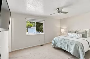 718 N Murdock Dr E, Pleasant Grove, UT 84062 - Photo 14