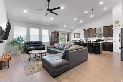 72 W Parkside Loop S, Elk Ridge, UT 84651 - Photo 4