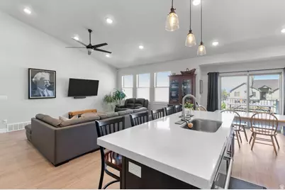 72 W Parkside Loop S, Elk Ridge, UT 84651 - Photo 10