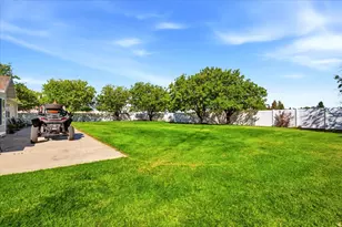 1326 W 800 N, Clinton, UT 84015 - Photo 22