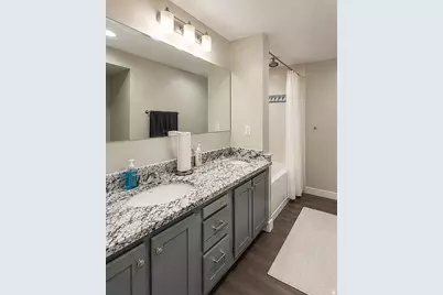 978 Oakwood Dr, Bountiful, UT 84010 - Photo 16