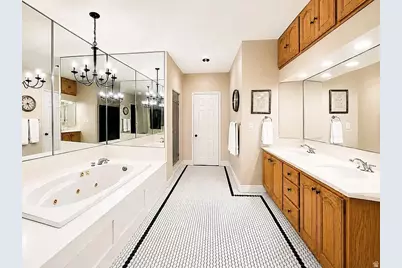 978 Oakwood Dr, Bountiful, UT 84010 - Photo 10