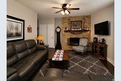 978 Oakwood Dr, Bountiful, UT 84010 - Photo 4
