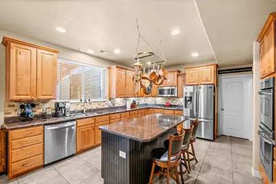 843 W 2400 N, West Bountiful, UT 84087 - Photo 2